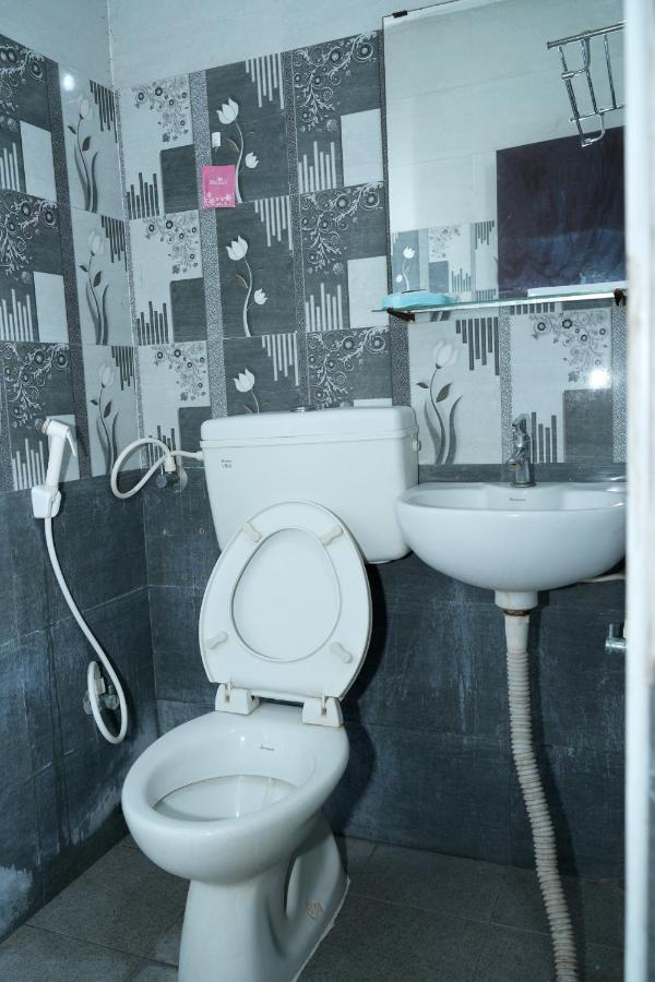 Alexa Home Stay Tirupati Ngoại thất bức ảnh